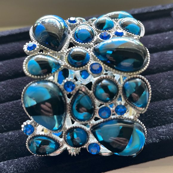 Expanding blue glass gem bracelet - Picture 3 of 6